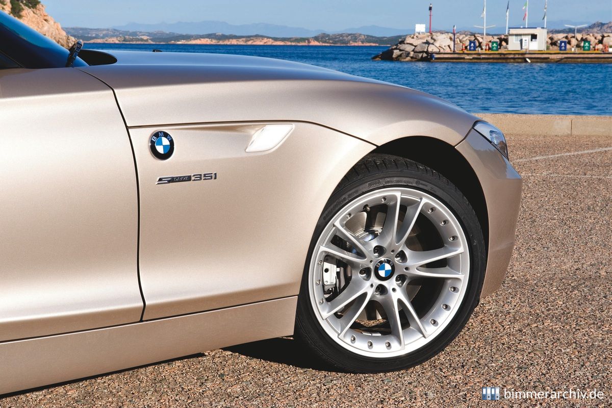 Der neue BMW Z4 sDrive35i - Frontpartie mit Seitenblinkern