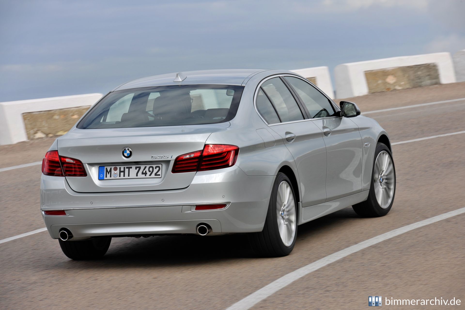 BMW 535i Luxury Line - Sedan