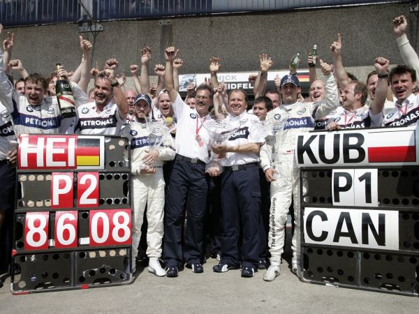 Das BMW Sauber F1 Team feiert den Doppelsieg