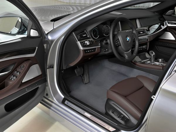 BMW 5 Series Luxury Line