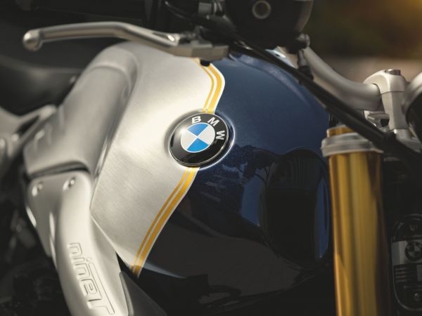 BMW R nineT in special paint finish Blueplanet metallic / Aluminium